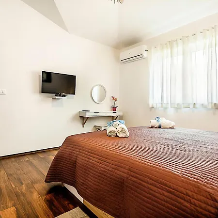 3 Bedroom Awesome In Σπίτι διακοπών *