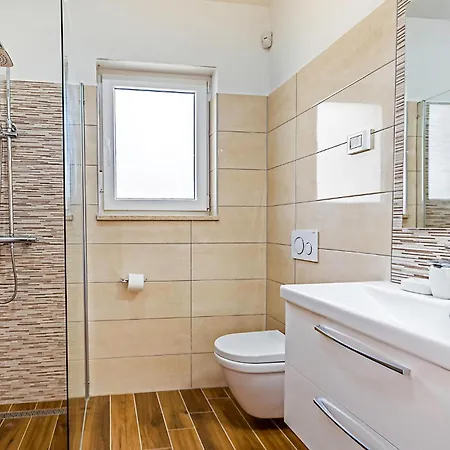 3 Bedroom Awesome In